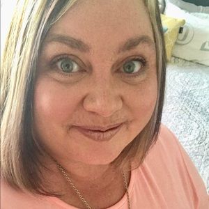 Meet your Posher, Jenn